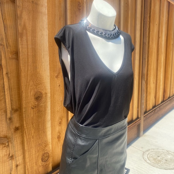 Night Out Sleeveless Top 🖤 - Picture 4 of 9